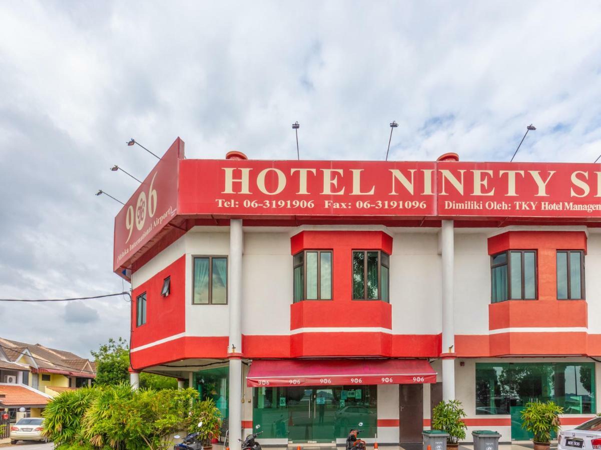 Hotel Oyo 1158 906 Airport Malacca Esterno foto