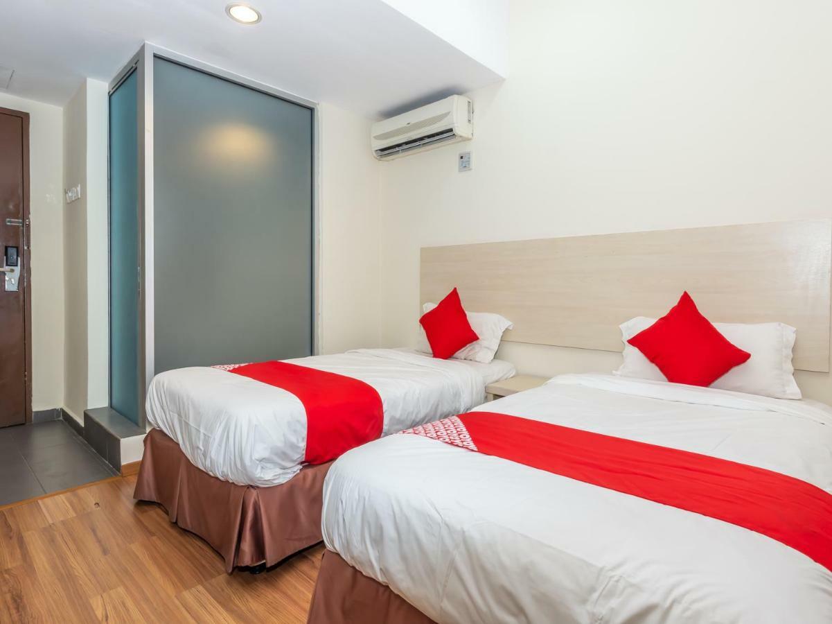 Hotel Oyo 1158 906 Airport Malacca Esterno foto