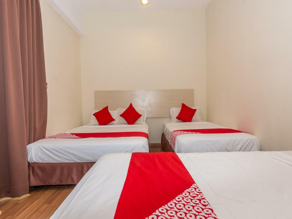 Hotel Oyo 1158 906 Airport Malacca Esterno foto