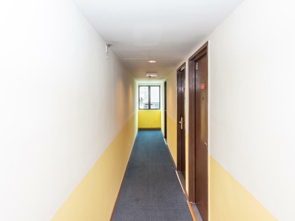 Hotel Oyo 1158 906 Airport Malacca Esterno foto