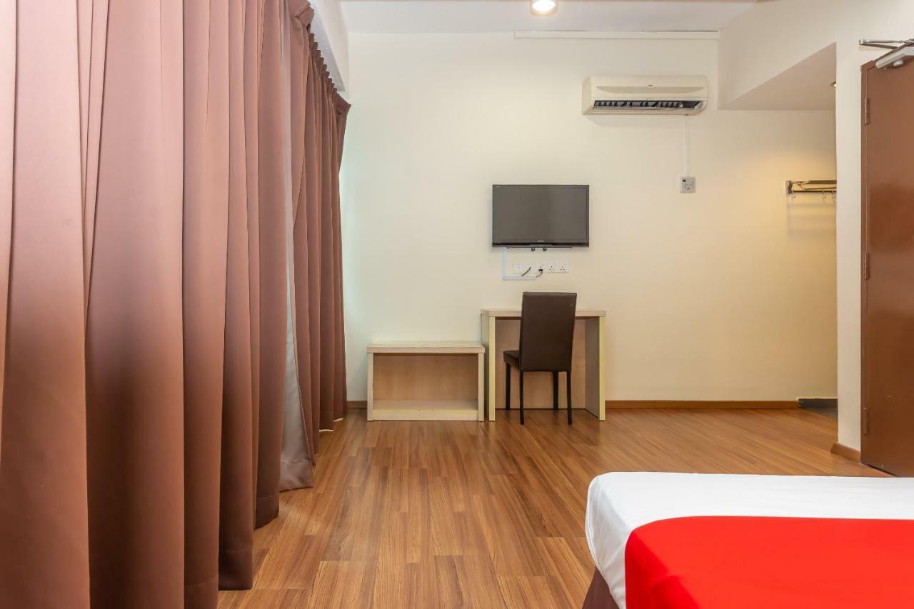 Hotel Oyo 1158 906 Airport Malacca Esterno foto
