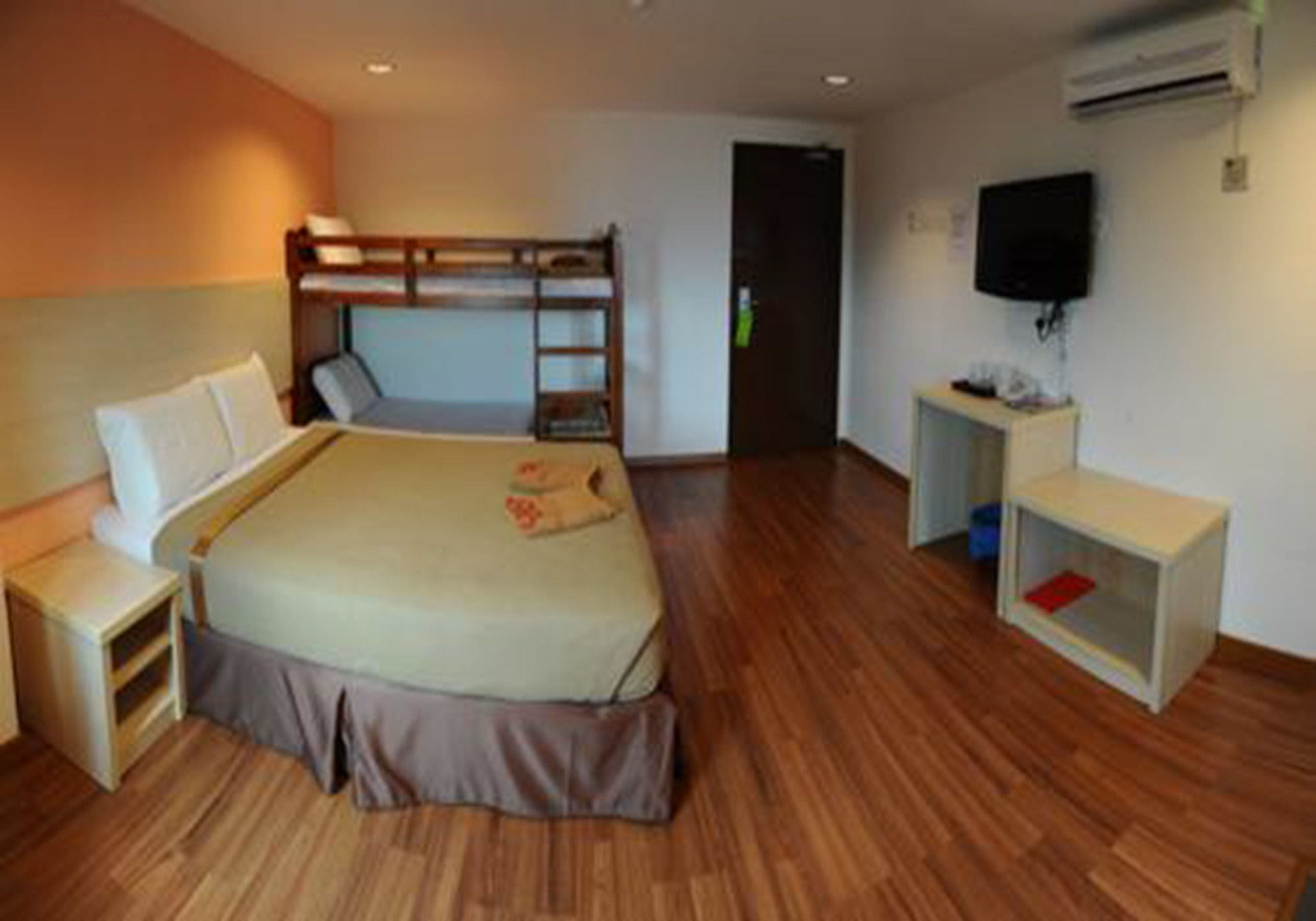 Hotel Oyo 1158 906 Airport Malacca Esterno foto