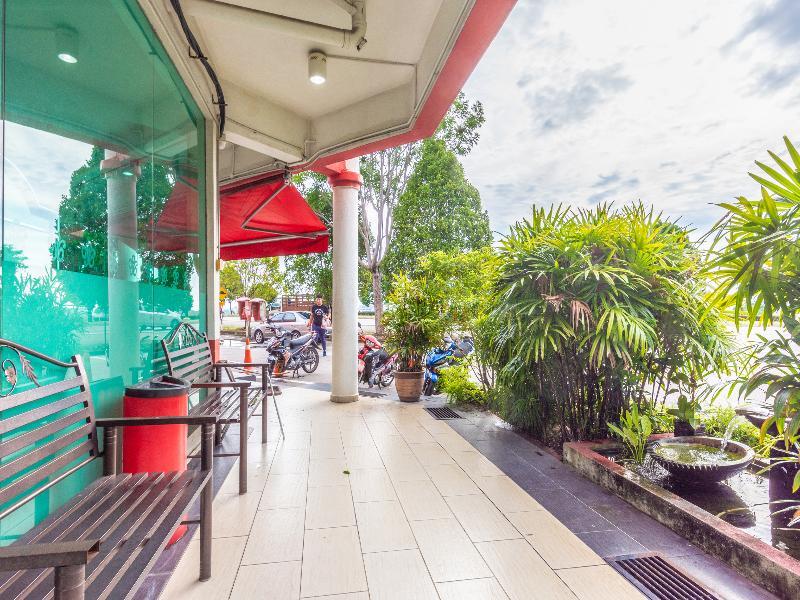 Hotel Oyo 1158 906 Airport Malacca Esterno foto